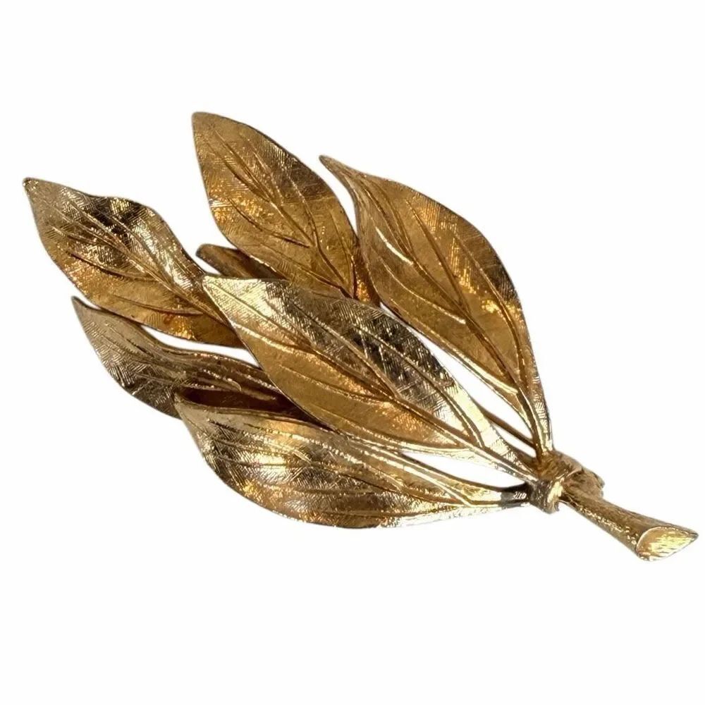 Lisner Vintage Gold Leaf Brooch